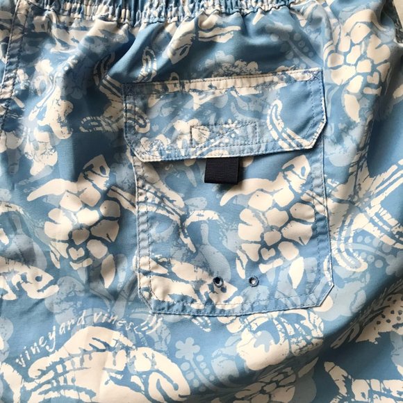 Vineyard Vines Swim Trunks Mens Size XL 18 Blue Bathing Suit Turtle Fish Dolphin - Picture 10 of 16